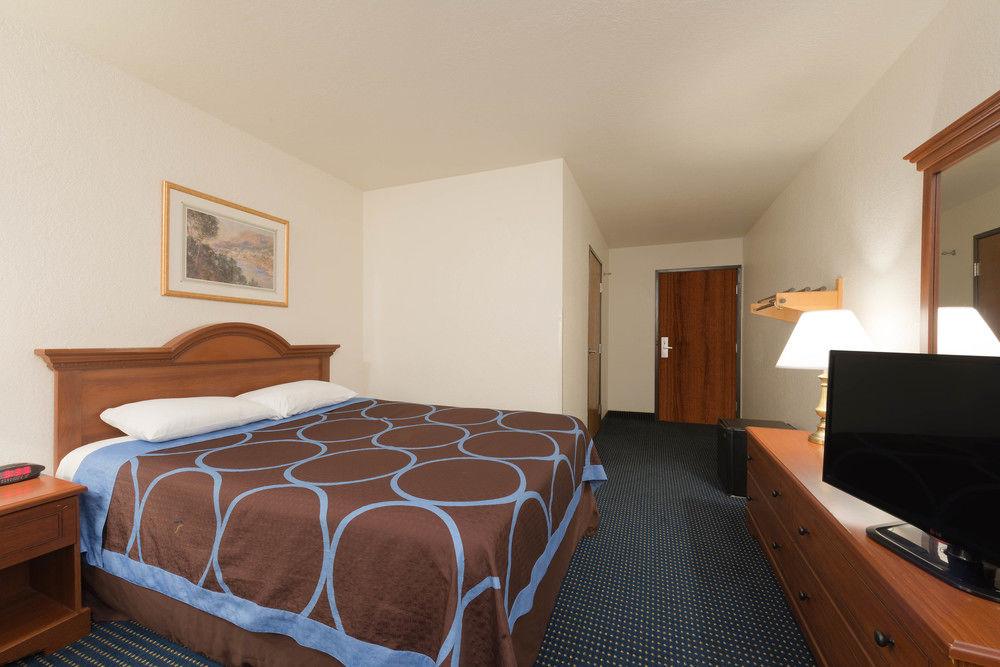 Super 8 By Wyndham