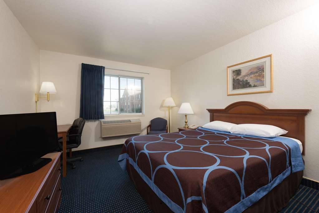 Super 8 By Wyndham Hotel Greenfield