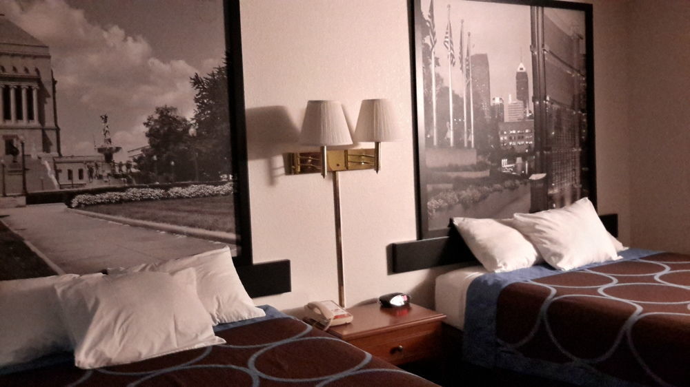 Super 8 By Wyndham Greenfield