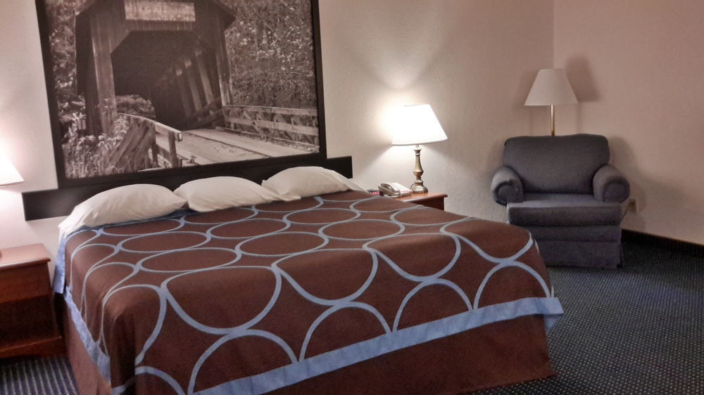Super 8 By Wyndham Hotel