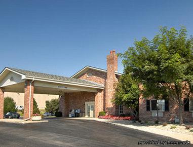 Super 8 By Wyndham Hotel 2*