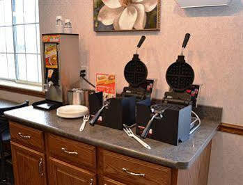 Super 8 By Wyndham Hotel 2*