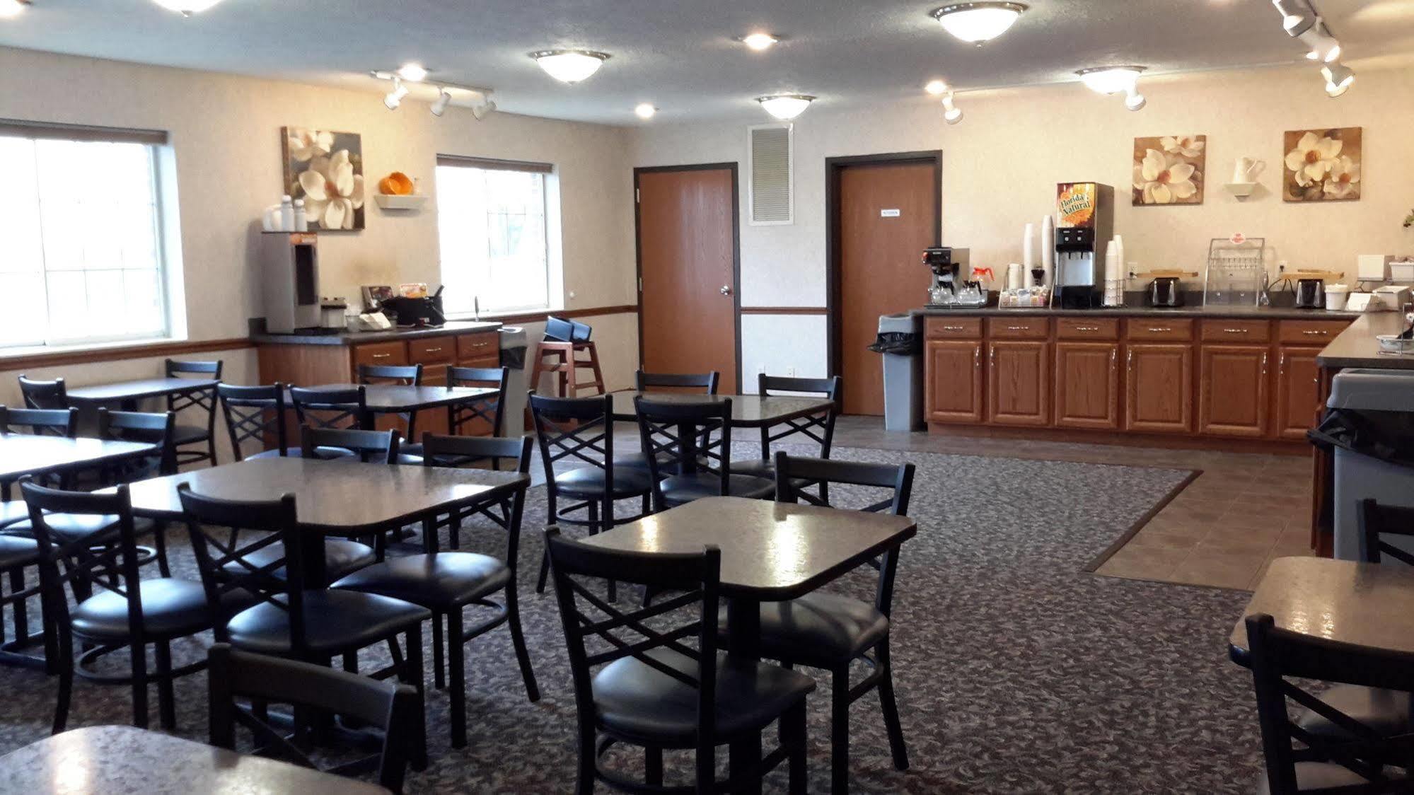 Super 8 By Wyndham Hotel